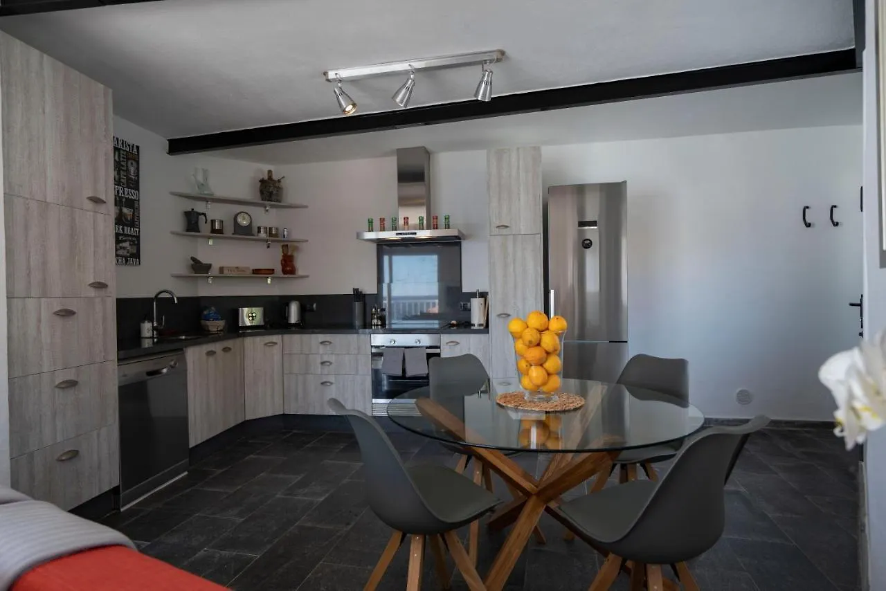 Apartament Beachhouse With Amazing Terrace Next To The Ocean Bocacangrejo